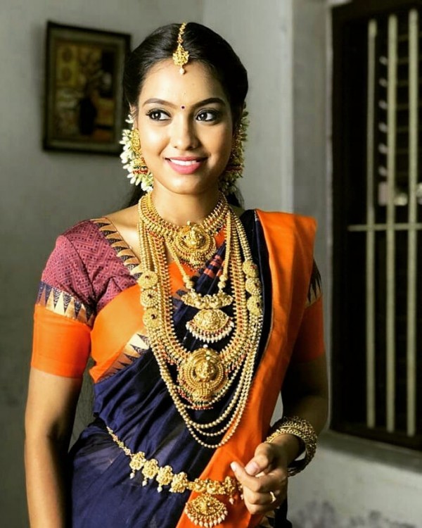 Pavithra Janani Serial Actress Wiki 4