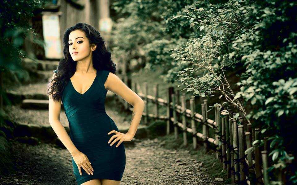 Catherine Tresa Wiki, Biography, Age, Movies, Images