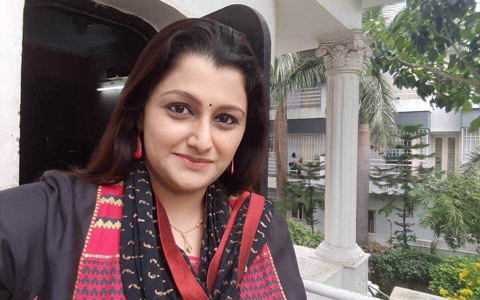 Dr. Sharmila Wiki, Biography, Age, Family, Serials, Images