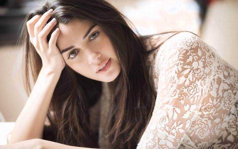 Izabelle Leite Wiki, Biography, Age, Movies, Images