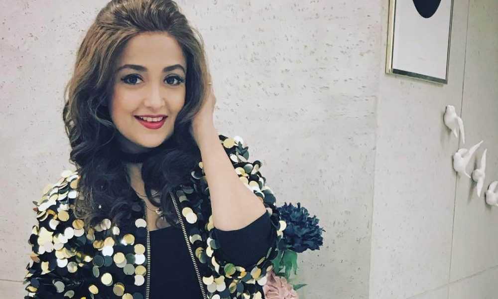 Monali Thakur Wiki, Biography, Age, Songs List, Movies, Images
