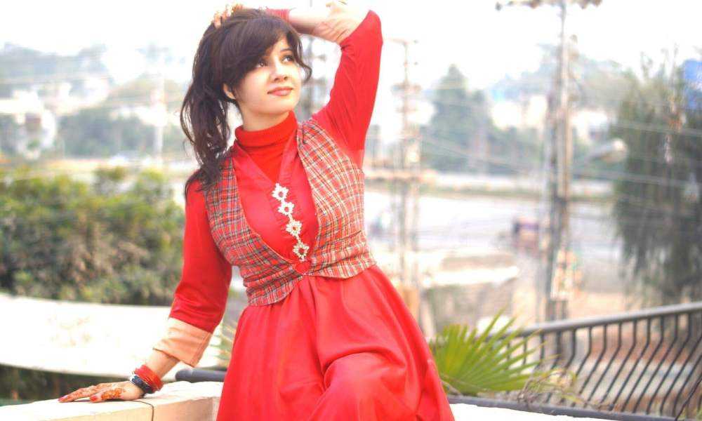 Rabi Pirzada Wiki, Biography, Age, Songs, Family, Images & More