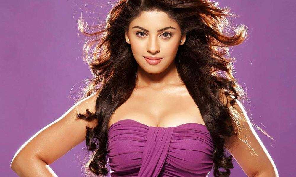 Richa Gangopadhyay Wiki, Biography, Age, Movies, Family, Images