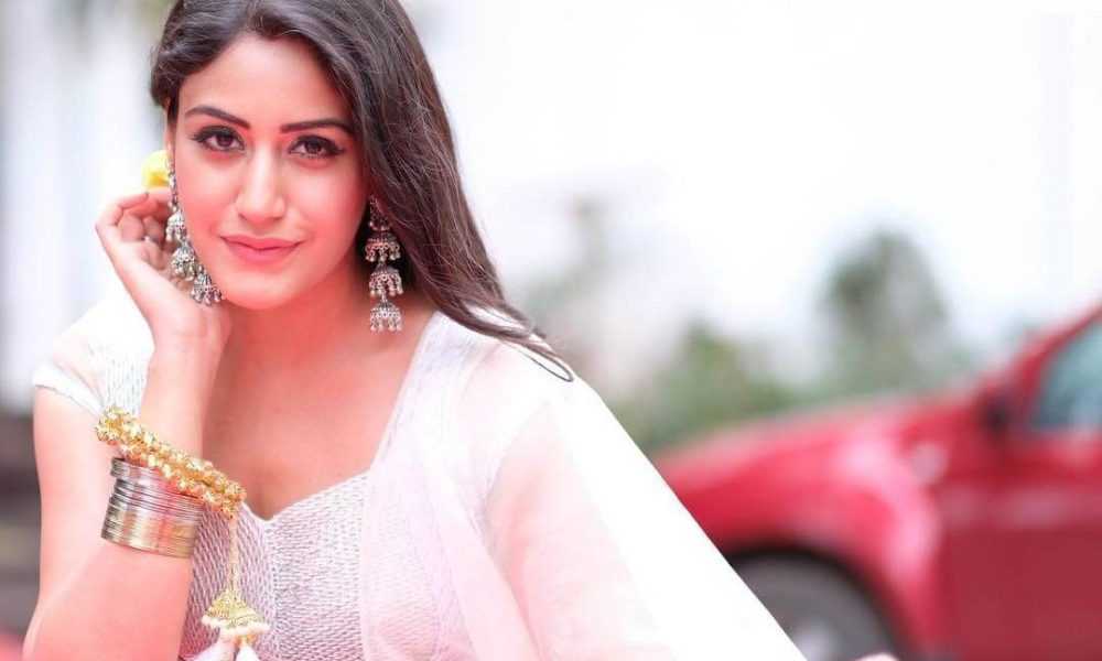 Surbhi Chandna Wiki, Biography, Age, TV Shows, Family, Images