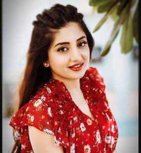 Poonam Kaur Wiki, Biography, Age, Movies, Family, Images - wikimylinks