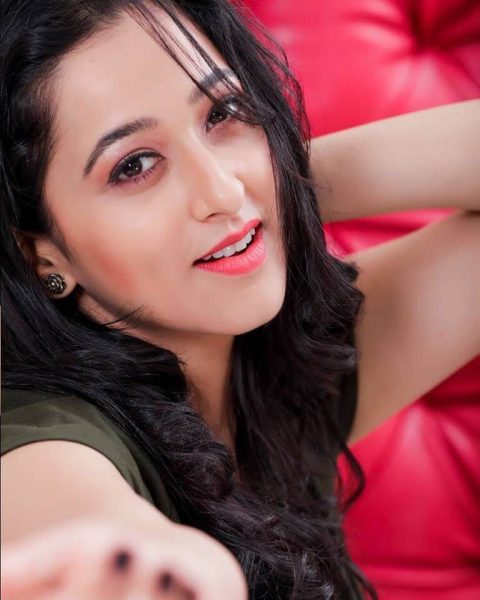 Radhika Chetan Wiki, Biography, Age, Movies, Family, Images - wikimylinks