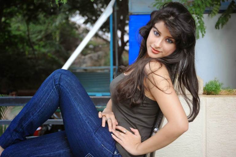 Madhurima Banerjee Wiki, Biography, Age, Family, Movies, Images ...