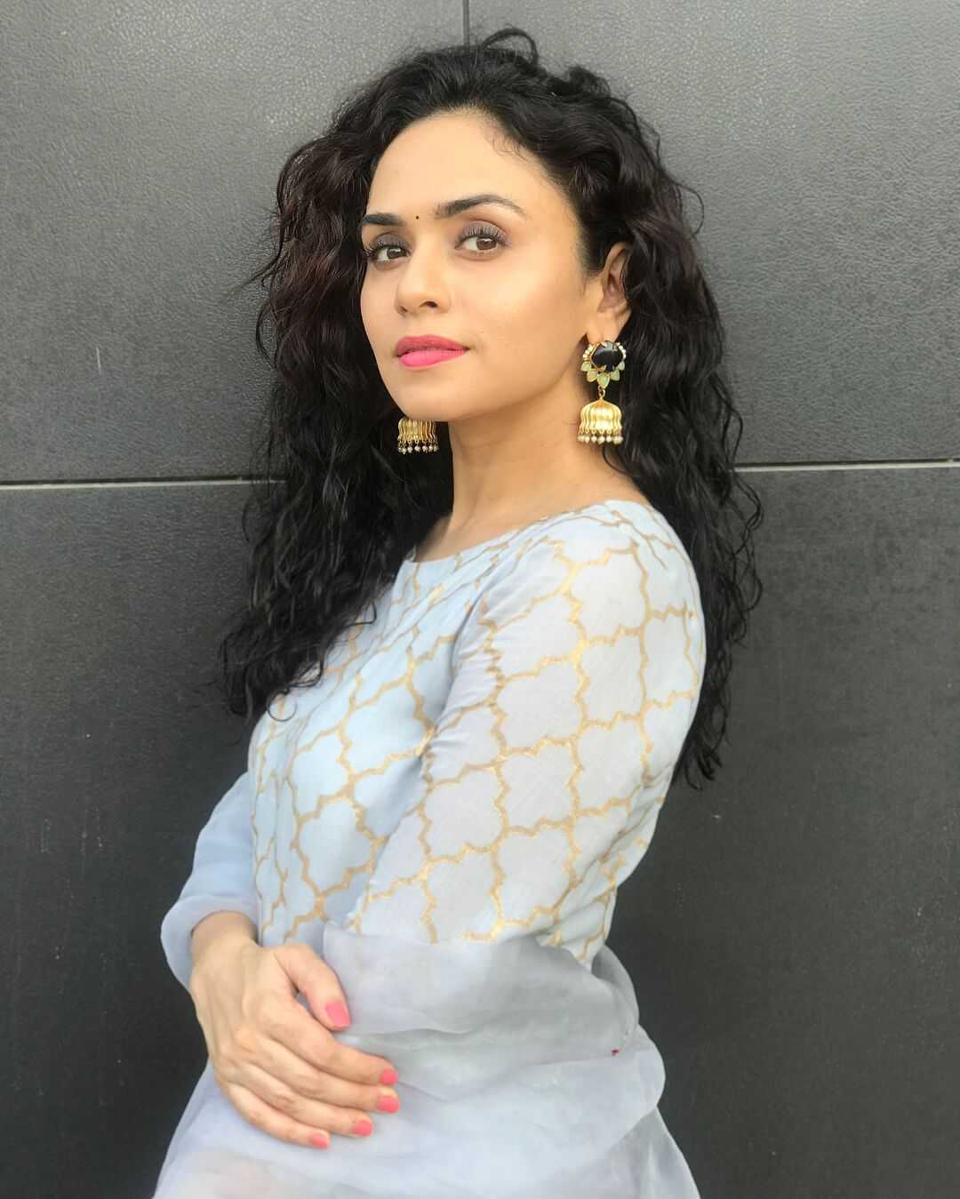 Amruta Khanvilkar Wiki, Biography, Age, Family, Movies, Images ...