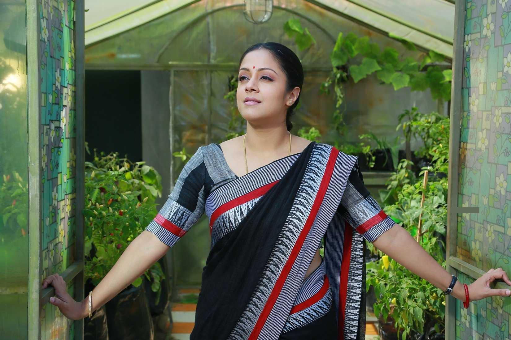 Jyothika Wiki, Biography, Age, Movies List, Family, Images &amp; More