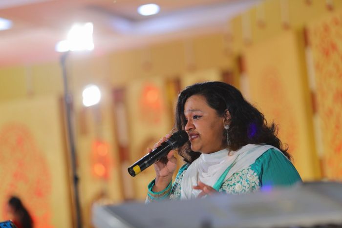 Singer Surmukhi Raman Photos