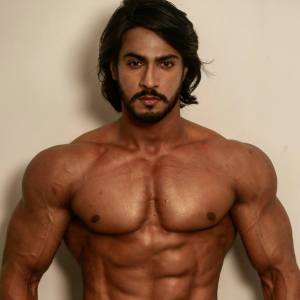 Thakur Anoop Singh Wiki, Biography, Age, Movies List, Family, Images ...