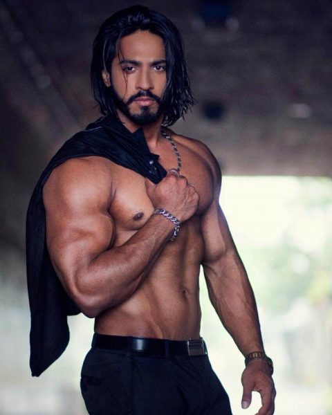 Thakur Anoop Singh Wiki, Biography, Age, Movies List, Family, Images ...