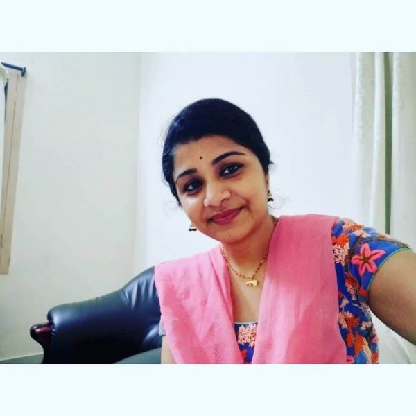 Veena Srivani Wiki, Biography, Age, Family, Songs, Images - wikimylinks