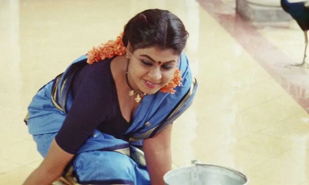 Vichithra (Actress) Wiki, Biography, Age, Movies, Family, Images